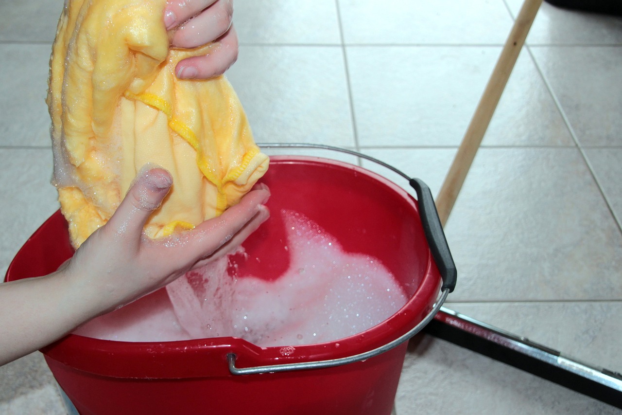 How to Keep Nail Designs Intact While Doing Household Chores